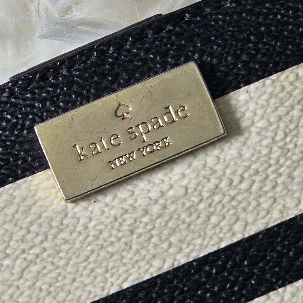 Kate Spade Arbour Hill Bon Bon Striped Wallet EUC - Picture 2 of 4